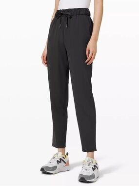 Lululemon Black Keep MovingPant  7/8 High Rise Sz 6